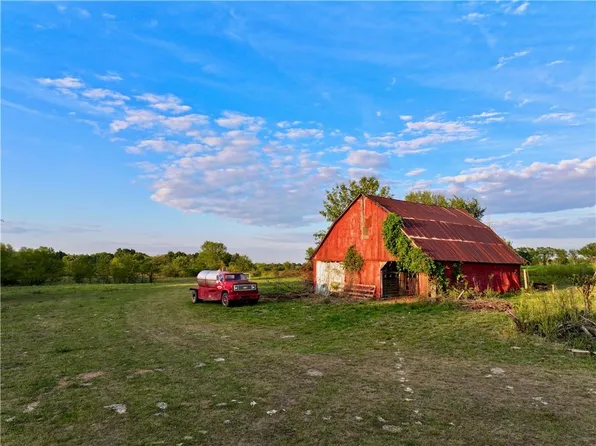 10533 SE Y Hwy, Knob Noster, MO 65336