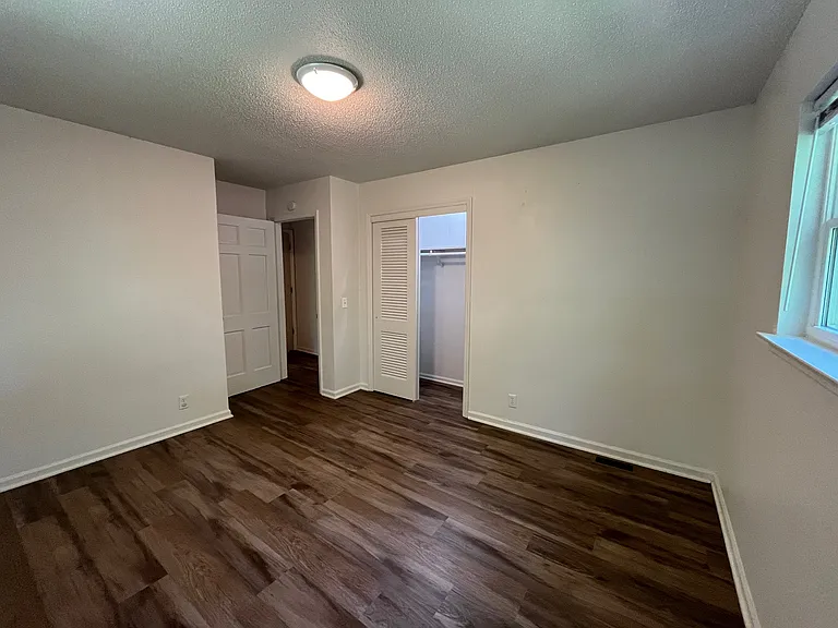 504 Paragon Dr #B — Photo 4