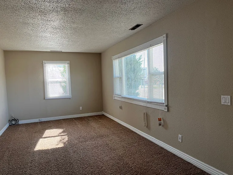 124 Western Hills Blvd — Photo 9