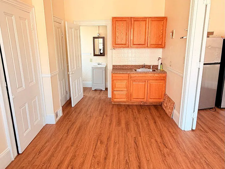 84 Market St — Photo 5