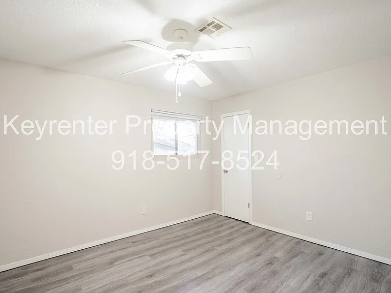 S Hudson Ave Duplex — Photo 9