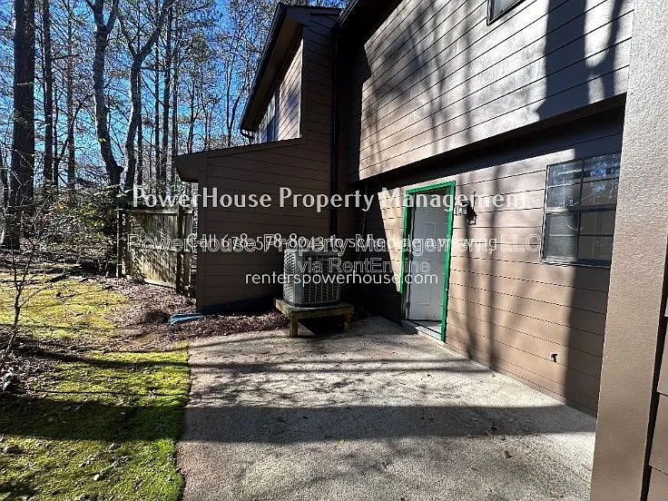 502 Oakwood Ct — Photo 29