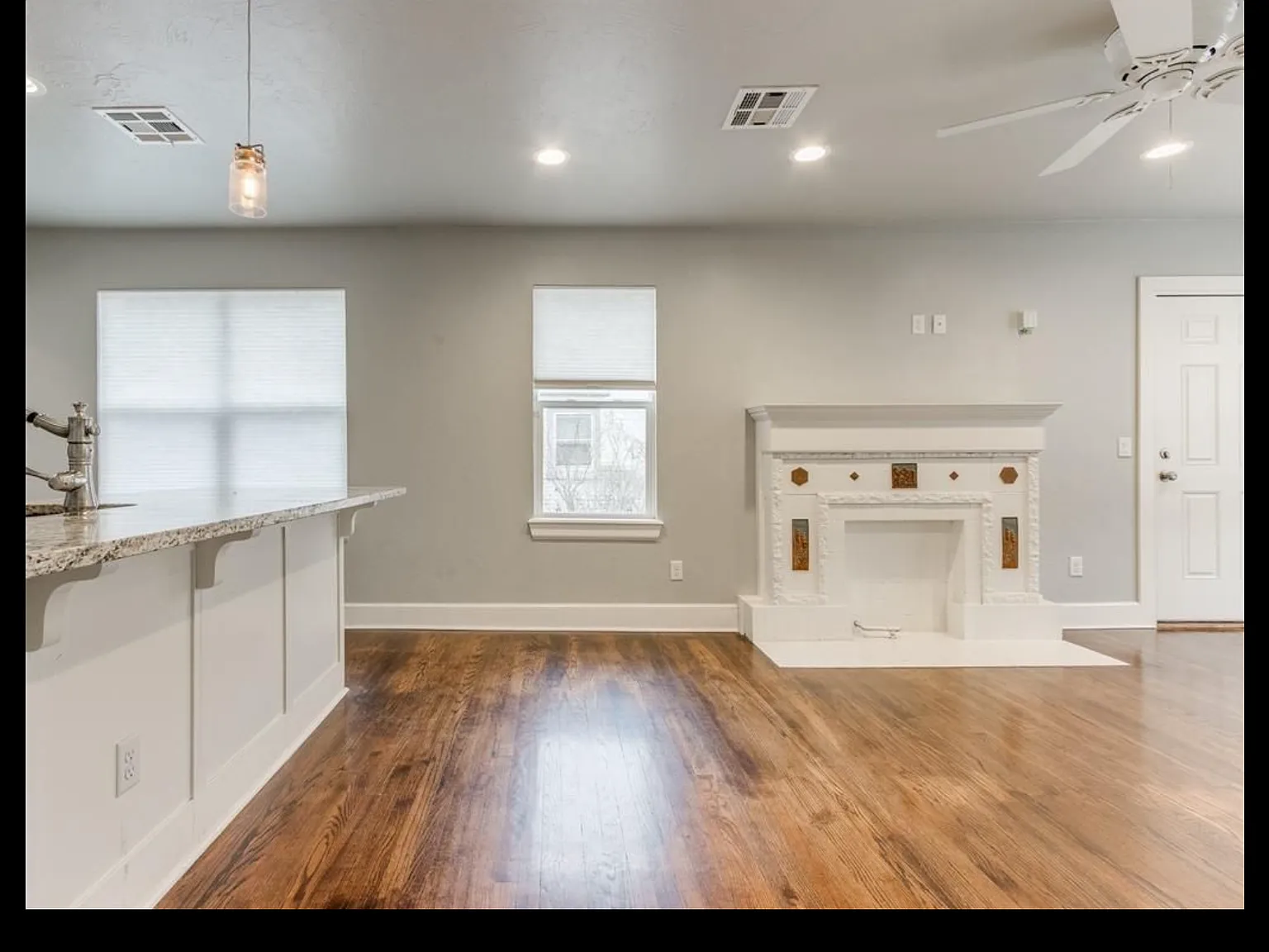 2 bed, 1100 sqft, $1,600 — Photo 3