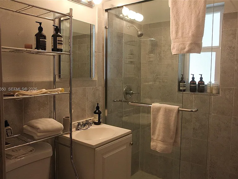 161 NW 41st St — Photo 7