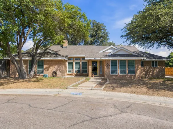 2300 Hermitage Ct, Midland, TX 79705