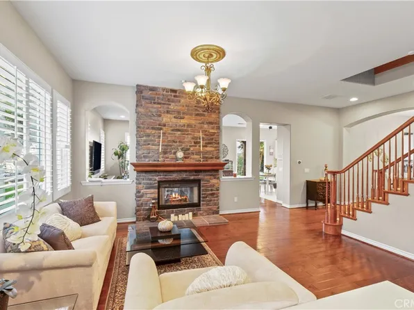 17004 Crest Heights Dr, Santa Clarita, CA 91387