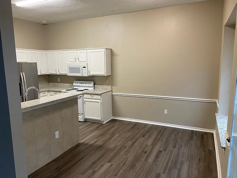 1530 Winslow Ln — Photo 10