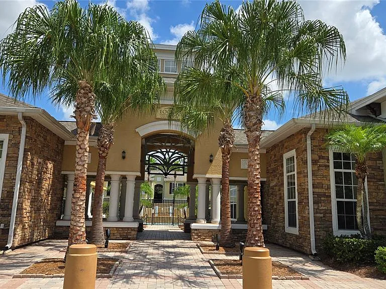 10211 Courtney Palms Blvd #304 — Photo 21