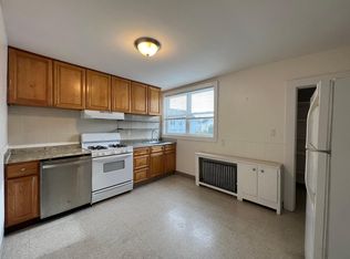38 Clinton St #2F, Newton, MA 02458