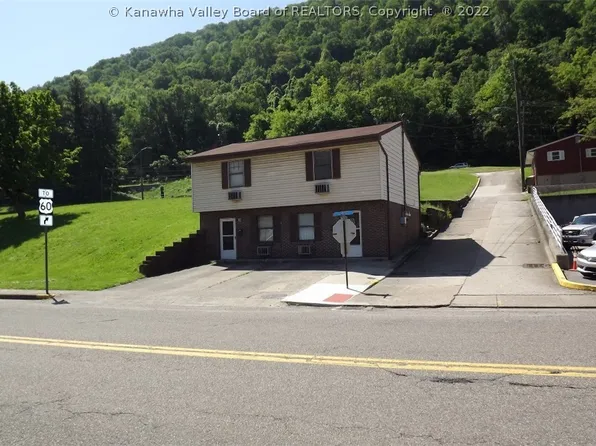 106 Lee St, Montgomery, WV 25136