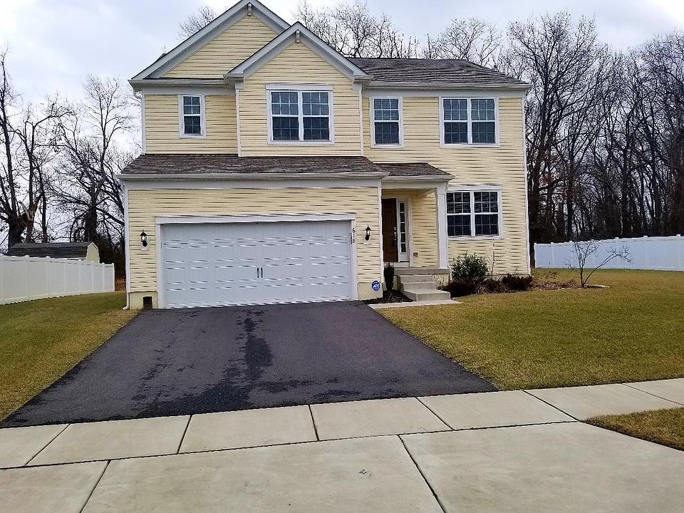 1st image of 618 Seaman Dr