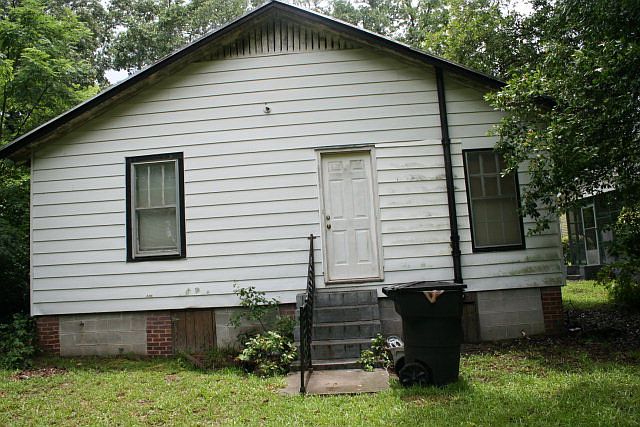 2nd image of 2439 Porter St