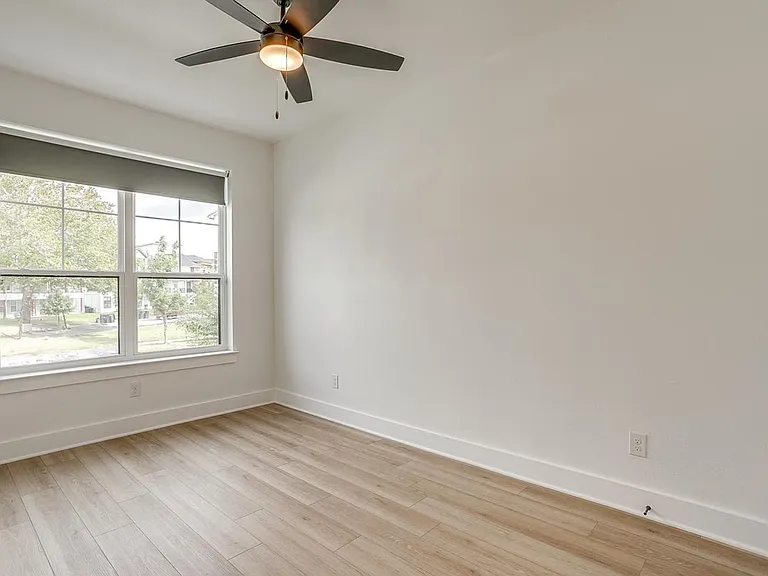 2345 Benbrook Blvd — Photo 43
