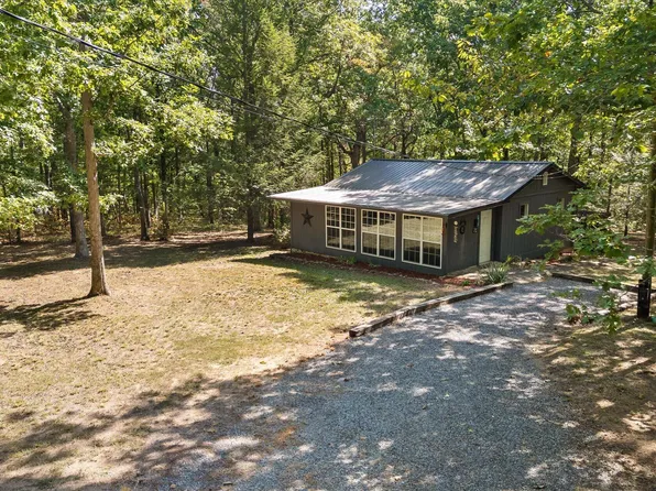 82 Windy Ln, Menlo, GA 30731