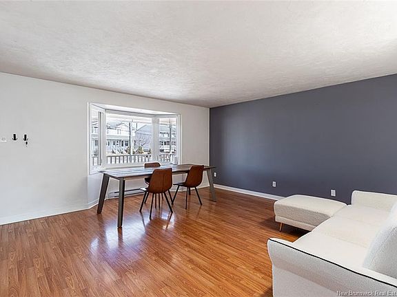 5th image of 34 Rennick Rd