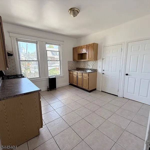 3 bed, 1.0 bath, $2,250 — Photo 3