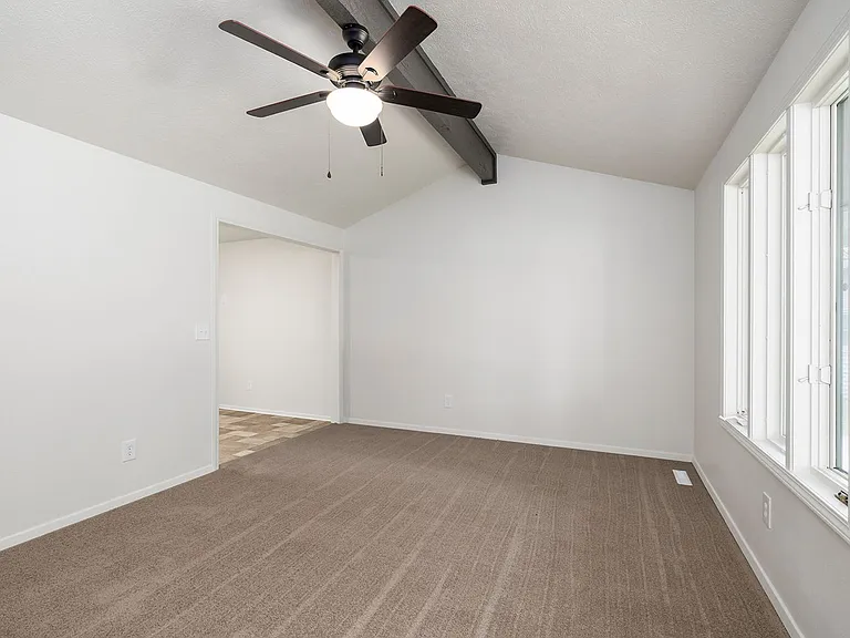 418 W Olive St — Photo 8