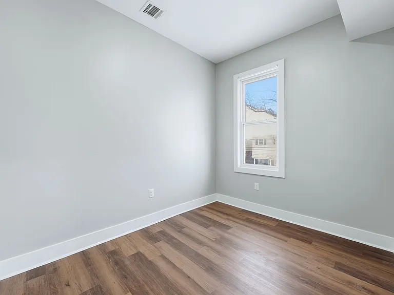 913 S 18th St #2 — Photo 10