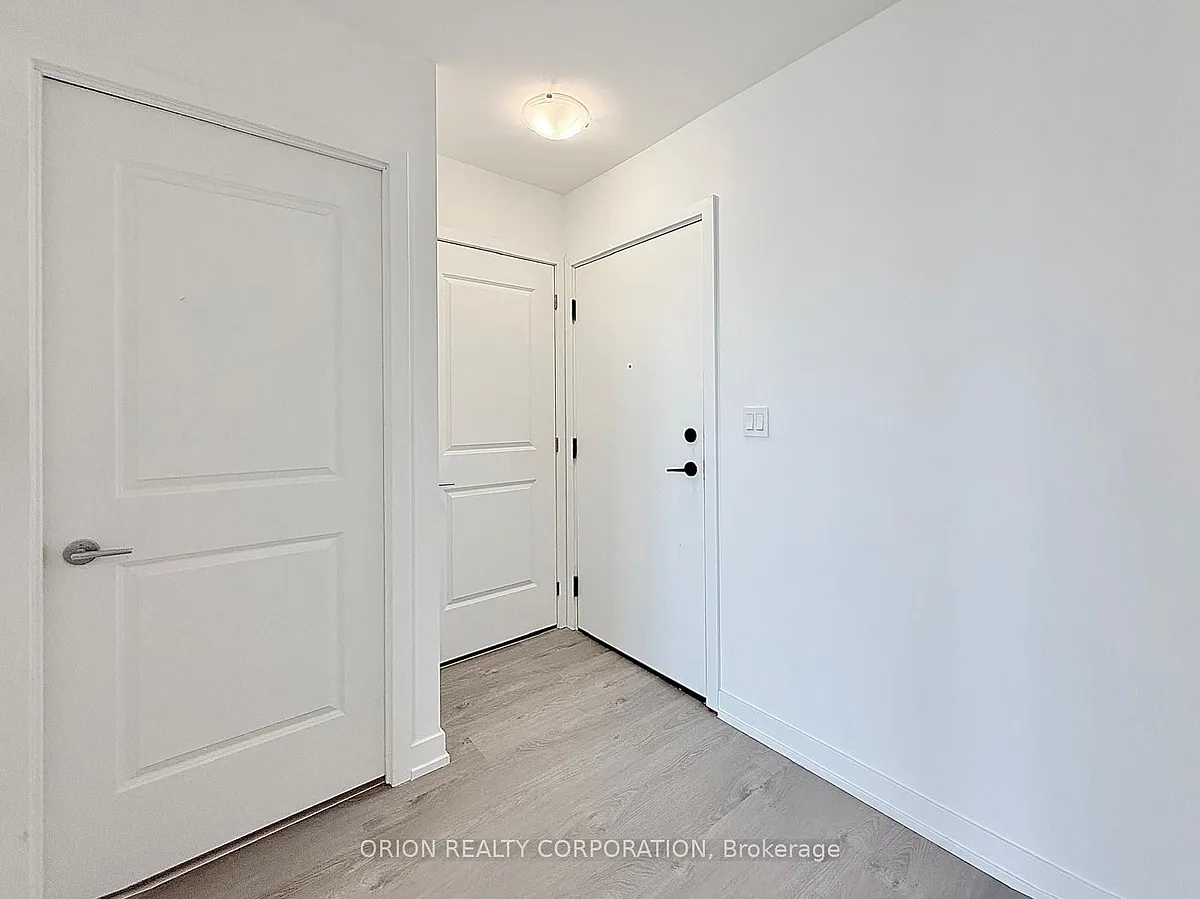 Building Photo - 556 Marlee Ave #617