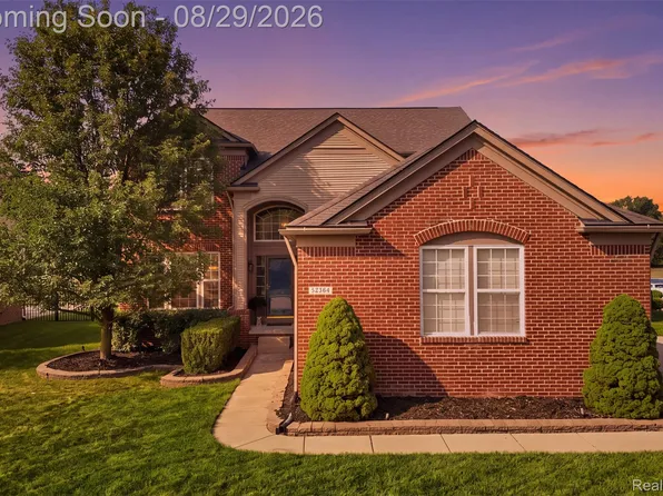 24294 Summer Ln, Flat Rock, MI 48134