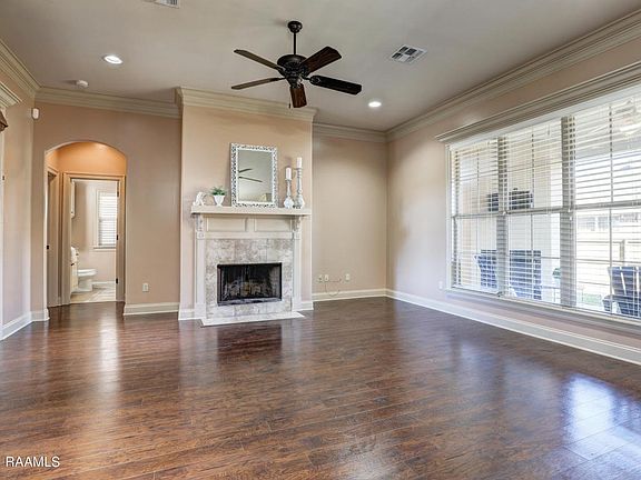 4th image of 111 Scarlet Oak Dr