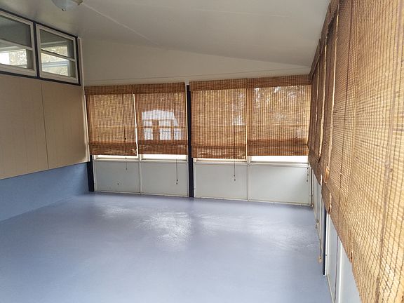 Florida room interior 14x15'