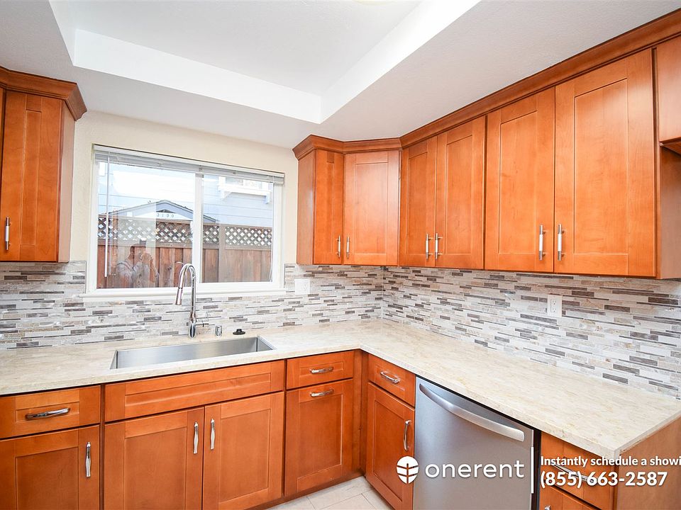 1st image of 541 Groth Pl
