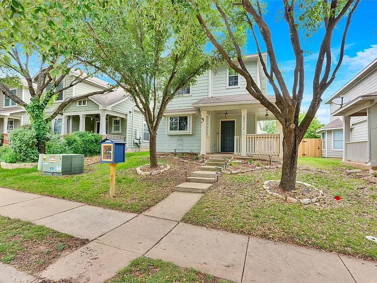 2212 Melissa Oaks Ln — Photo 4
