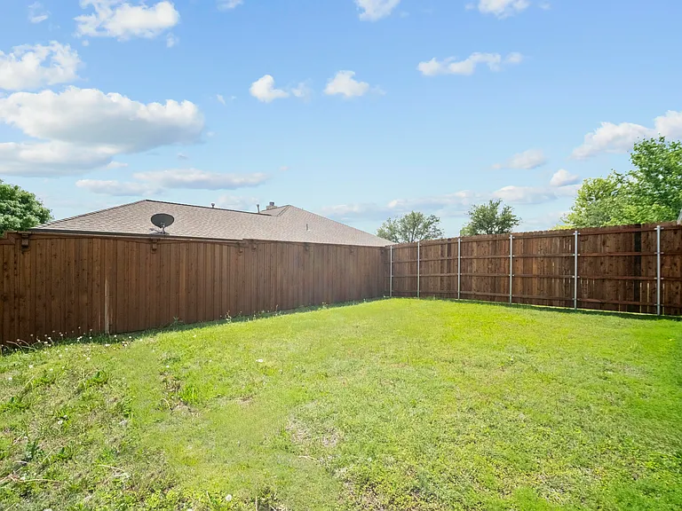 2130 Harvester Dr — Photo 35