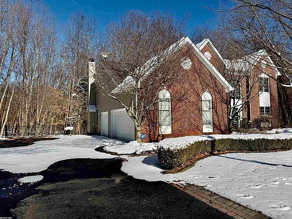 4th image of 2118 Pine Bluffs Ct