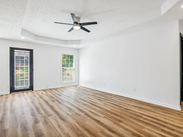 1824 Cottingham Ct — Photo 6