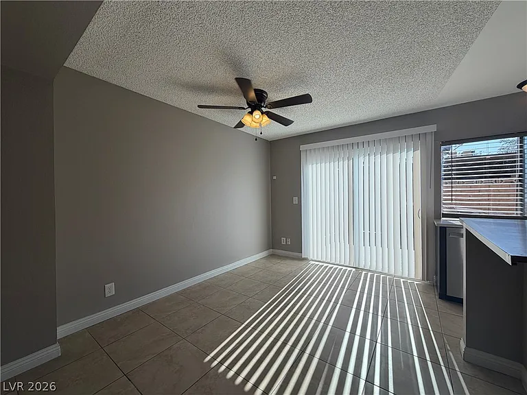 6207 Meadow Brook Ln — Photo 4