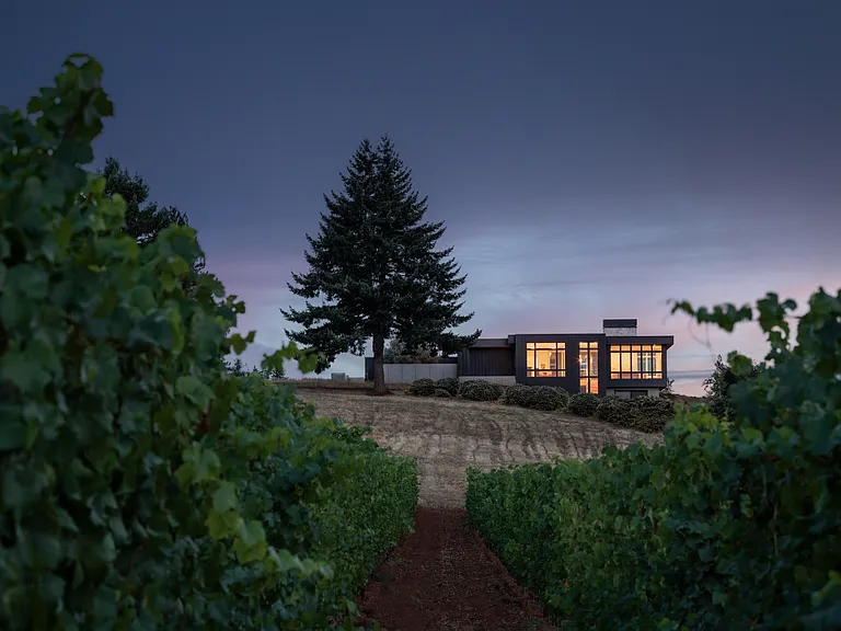 NE Hilltop Ln — Photo 16