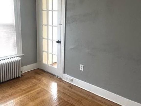 4th image of 54 Gilbert Ave #2