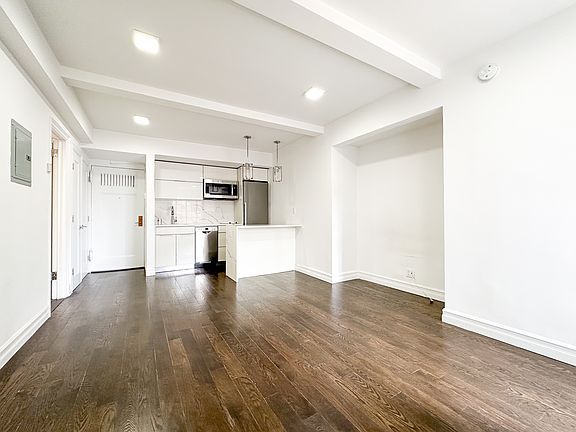 3rd image of 5 Tudor City Pl APT 1507