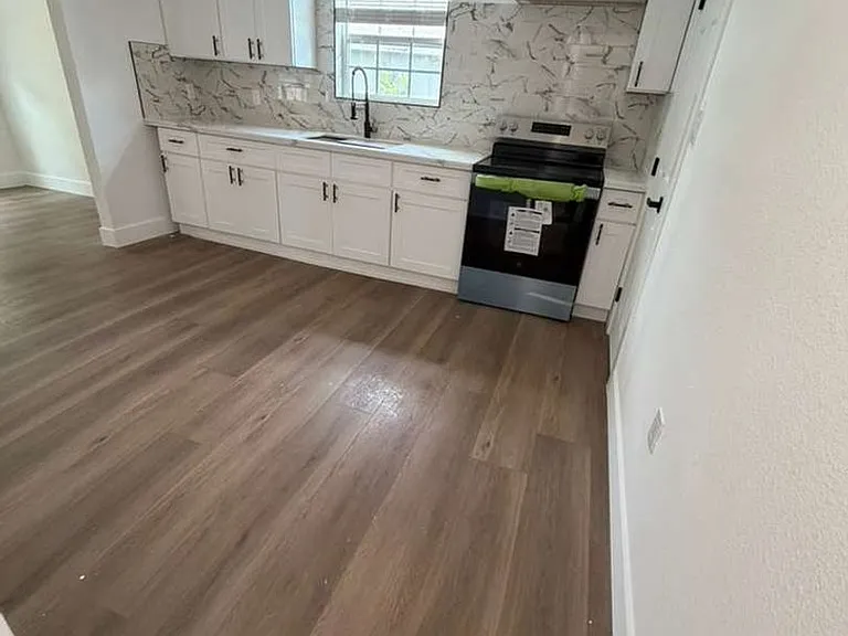 204 S 7th St — Photo 7