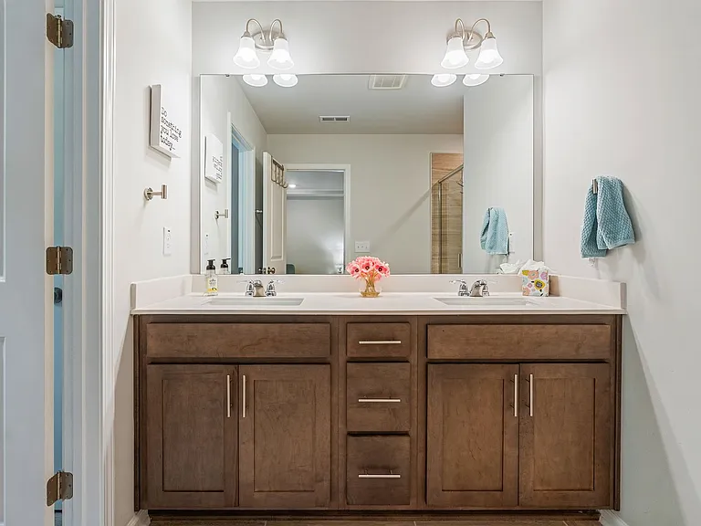 185 Millenium Dr — Photo 12