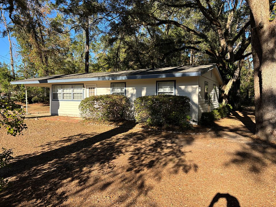 1st image of 3611 Falcon Dr