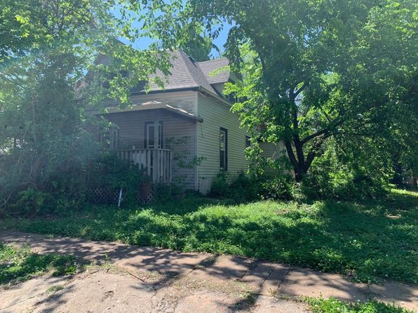 911 E 14th Ave, Winfield, KS 67156