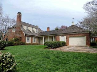 26 Ednam Village St, Charlottesville, VA 22903