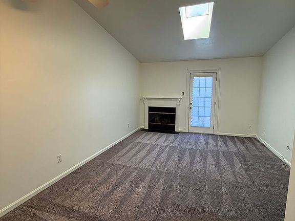 3rd image of 1436 Deerpond Ln