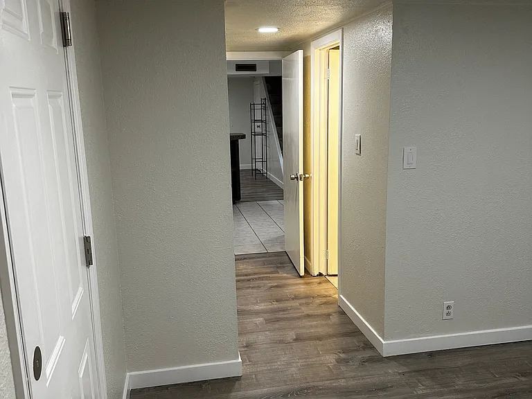 2339 W 33rd Ave #2 — Photo 21