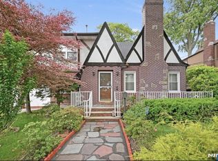 497 Oakdene Ave, Ridgefield, NJ 07657