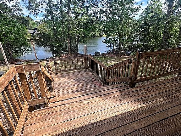 4th image of 7 Windy Lake Ct