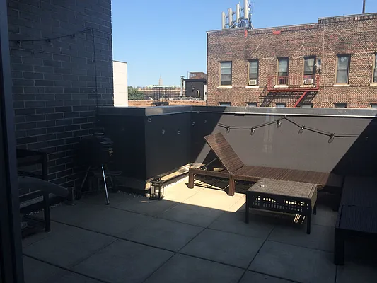 Rented by Loom Group | media 42