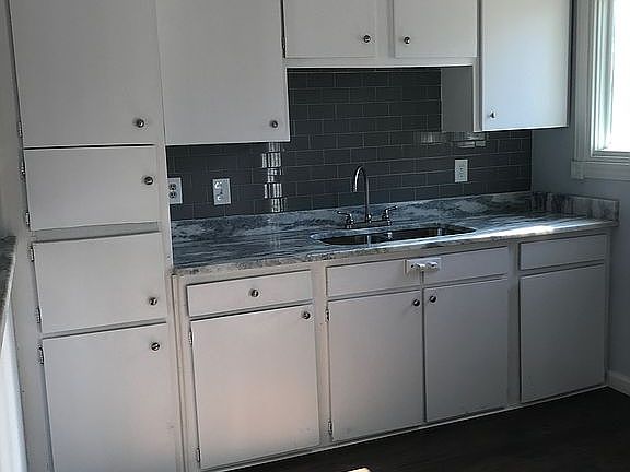 4th image of 4808 McCart Ave