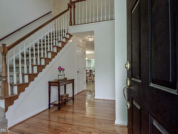 4th image of 131 Mellington Ln