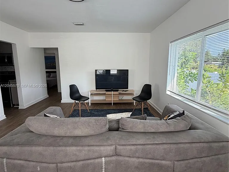 1215 NE 109th St #1215 — Photo 4