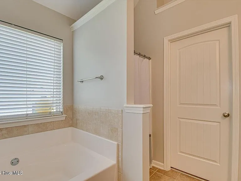 2609 Leland Dr — Photo 25
