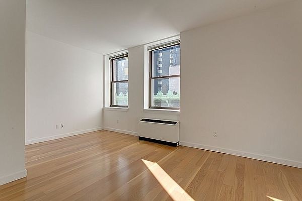 1st image of 25 Wall St #932